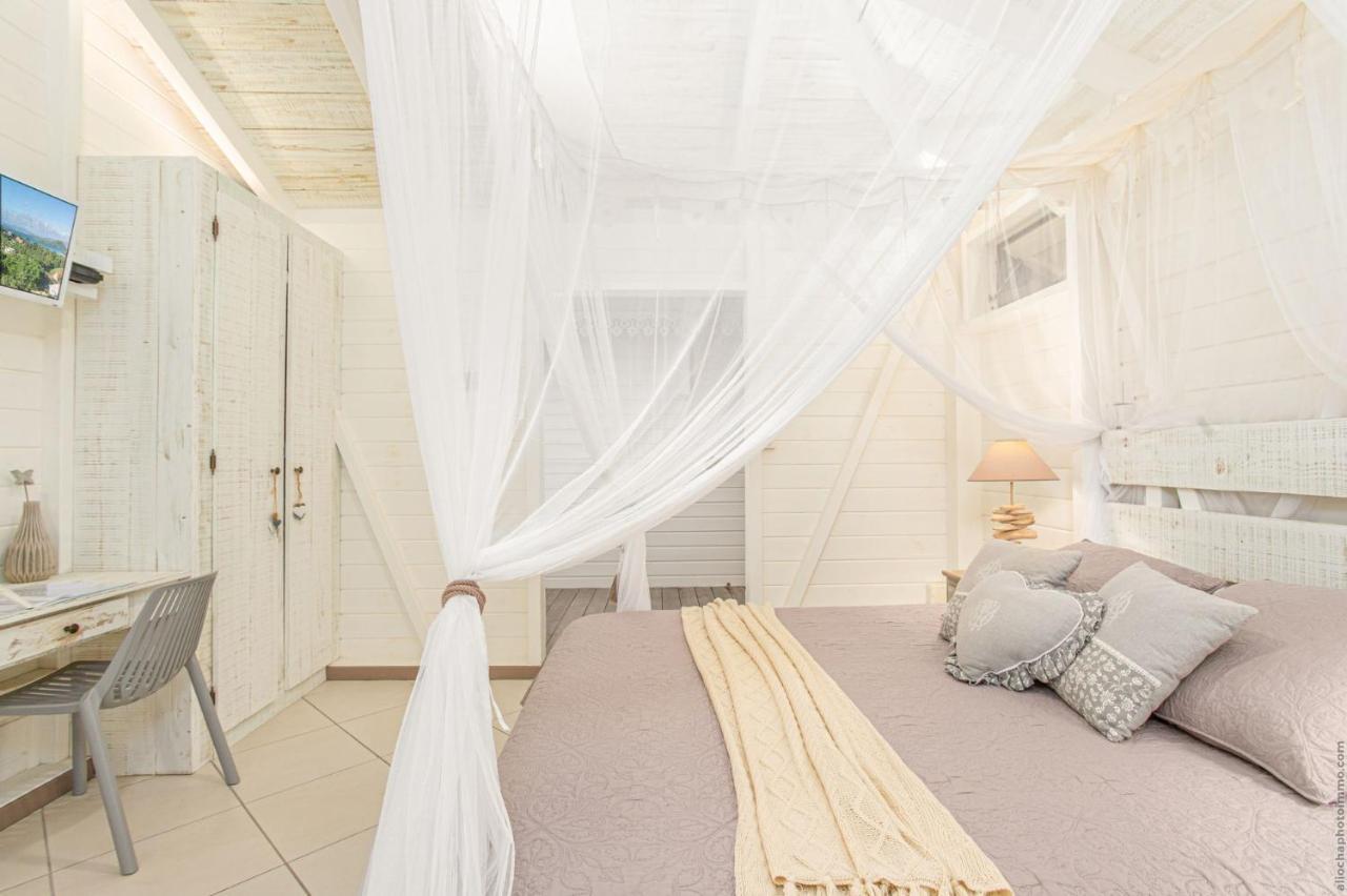 Bungalow Vanille Pacane - Vue Mer Avec Spa Prive Les Trois-Ilets Exterior foto